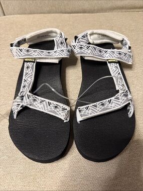 Merence Sport Sandals – Geometric Pattern Straps – Size 42